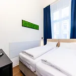 Hotel Adagio Downtown 3*
