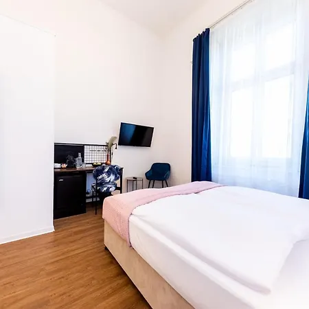 Hotel Adagio Downtown 3*