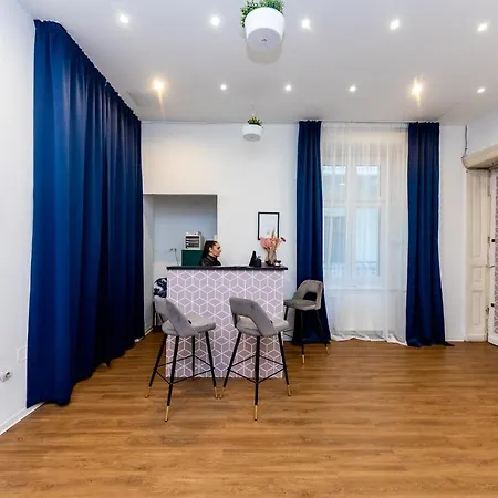 Adagio Downtown 3*