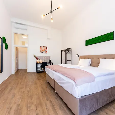 Adagio Downtown Hotel