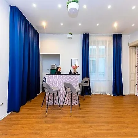 Adagio Downtown Hotel