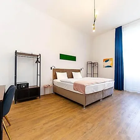 Adagio Downtown 3*