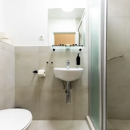Adagio Downtown فندق 3*