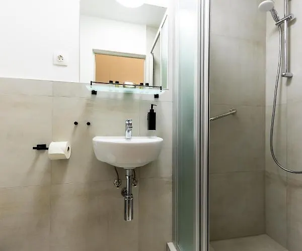 Adagio Downtown Otel 3*