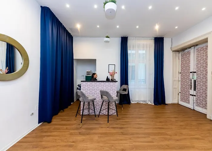 Adagio Downtown 3*