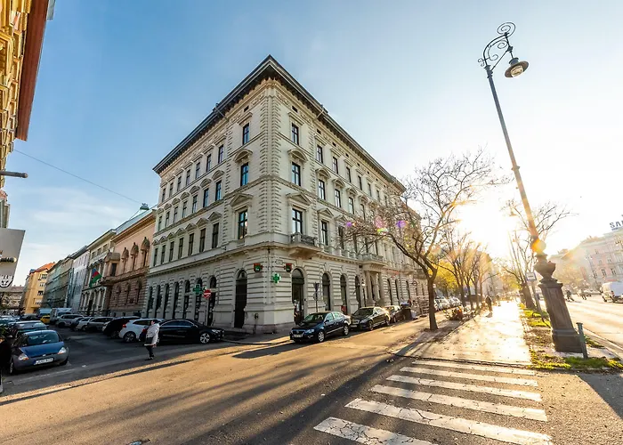 Hotel Adagio Downtown 3*