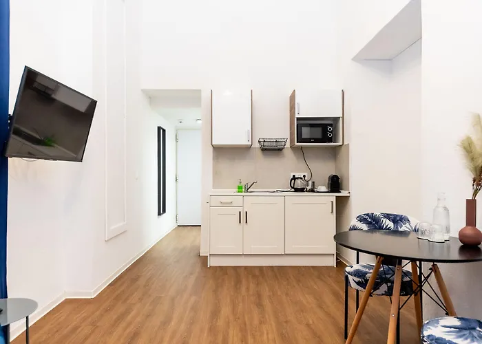 Otel Adagio Downtown 3*