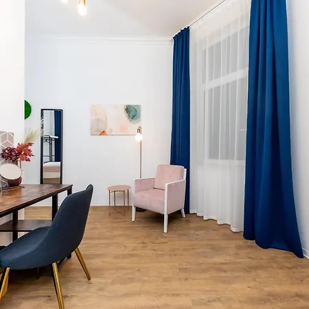 Adagio Downtown Отель