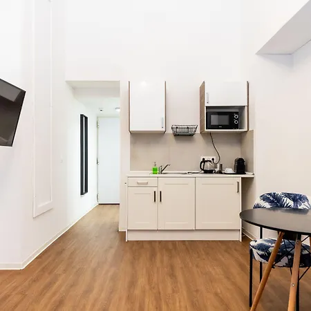 Отель Adagio Downtown 3*