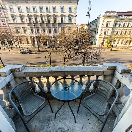 Adagio Downtown Отель 3*