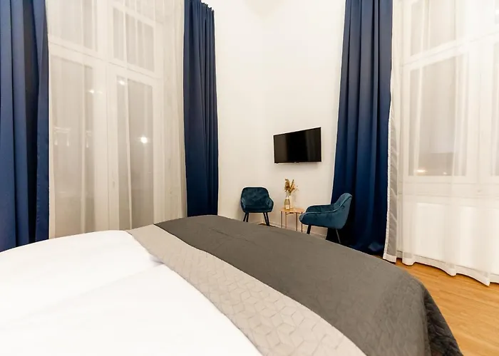 Hotel Adagio Downtown 3*